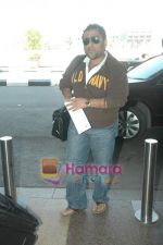 Kunal Ganjawala at Mumbai airport on 18th Feb 2011 (2).JPG